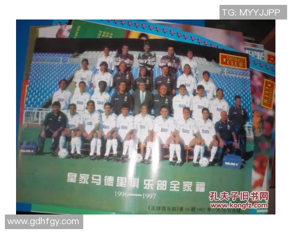 足球明星手机海报壁纸精选展现球场魅力与风采的视觉盛宴